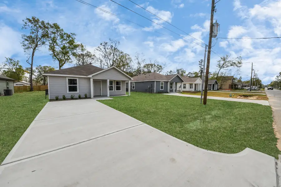 809 Jefferson Ave, Cleveland, TX 77327 - Image #2