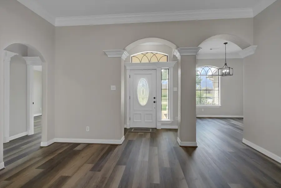 112 Washington Avenue, Clute, TX 77531 - Image #2