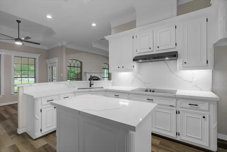 112 Washington Avenue, Clute, TX 77531 - Image #3