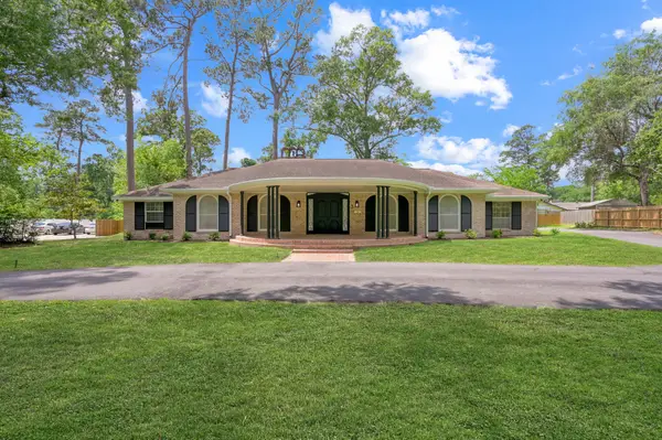 3 Briarwood Drive, Conroe, TX 77301