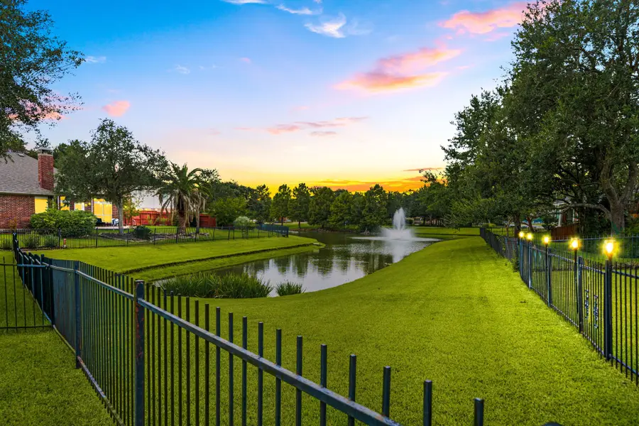 22 Crestview Trail, Houston, TX 77082 - Image #2