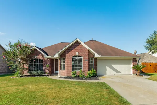 3425 Van Ness Drive, Alvin, TX 77511