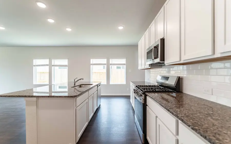 4315 Maple Root Lane, Pinehurst, TX 77362 - Image #2