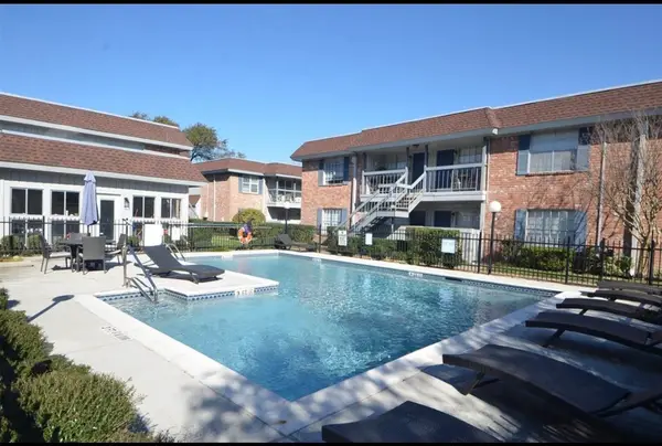 2250 Bering Drive #37, Houston, TX 77057