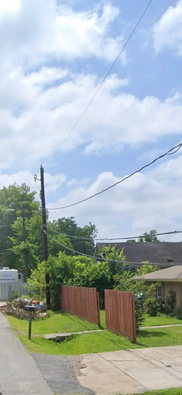 7956 Earhart Street, Houston, TX 77028