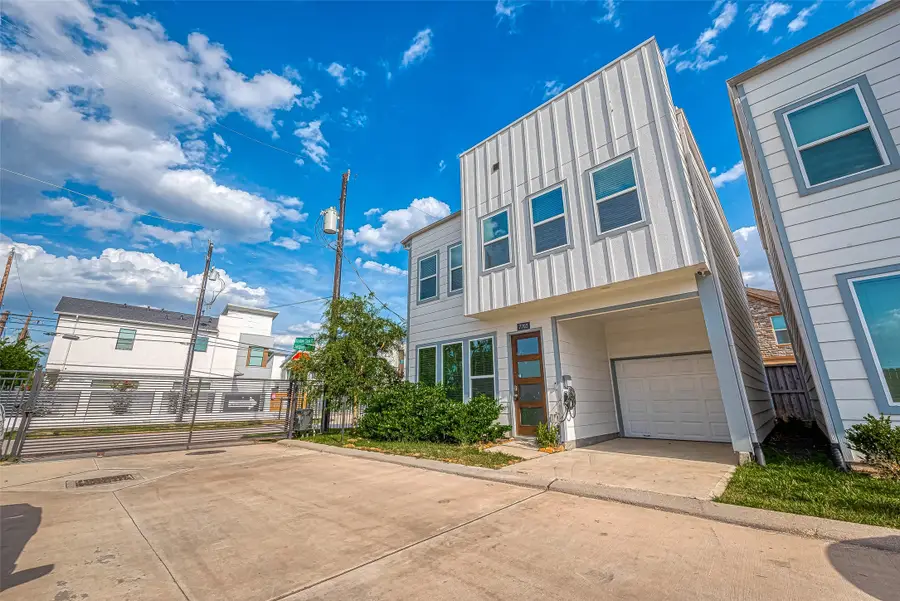 7703 Rainbow Close Lane, Houston, TX 77055 - Image #3