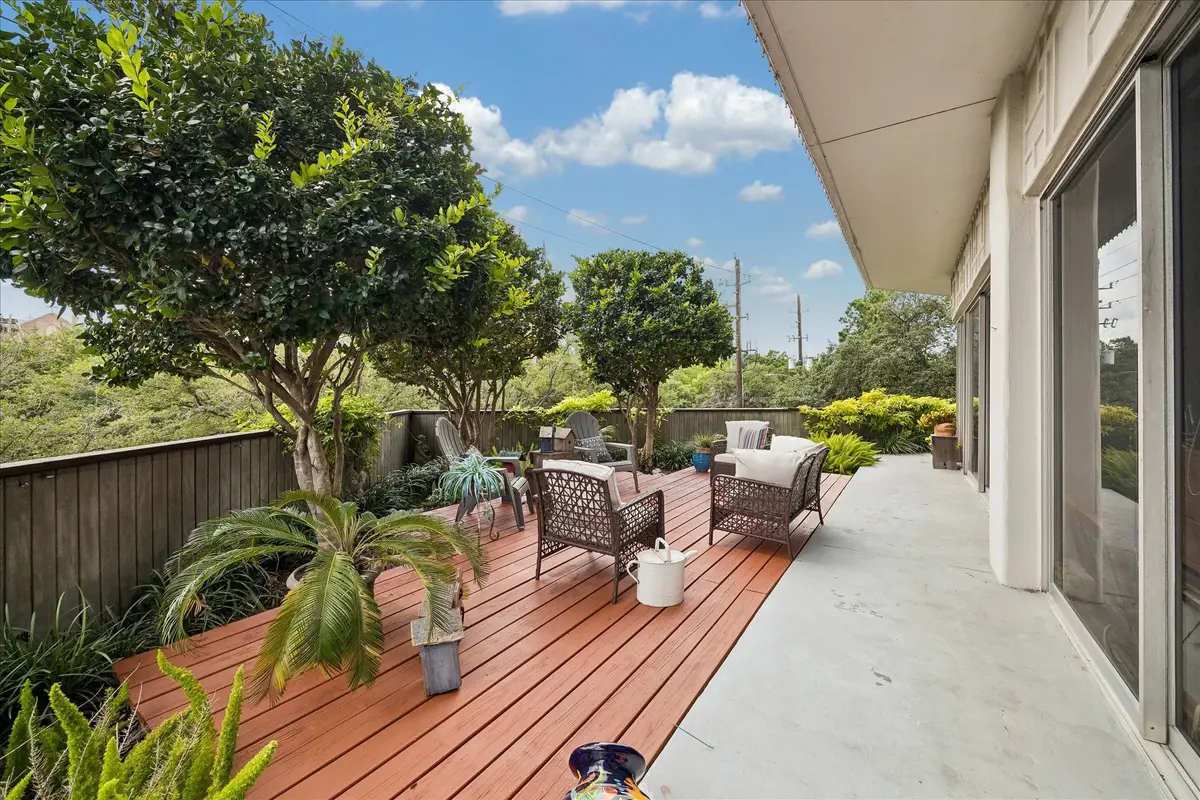 5050 Woodway Drive #2F, Houston, TX 77056 - #1