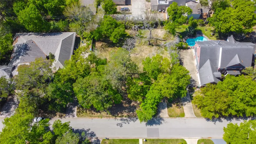 10 Legend Lane, Houston, TX 77024 - Image #2