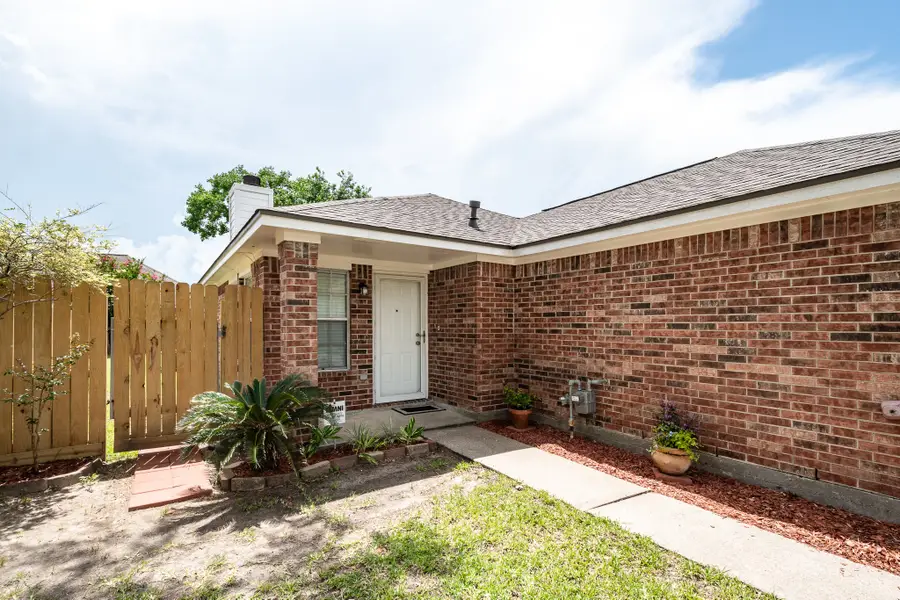 4705 Meadowood Drive, Baytown, TX 77521 - Image #3