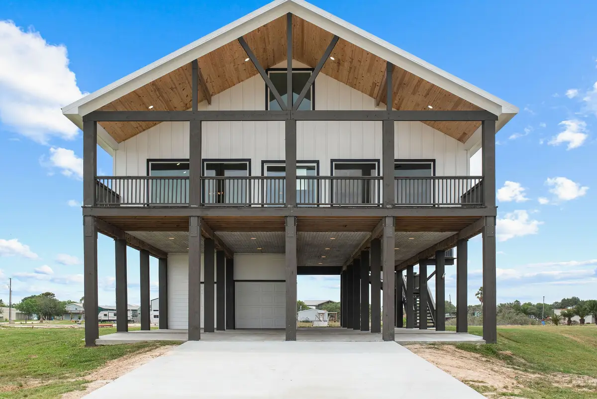 809 W Taylor Avenue, Port O Connor, TX 77982 - #1