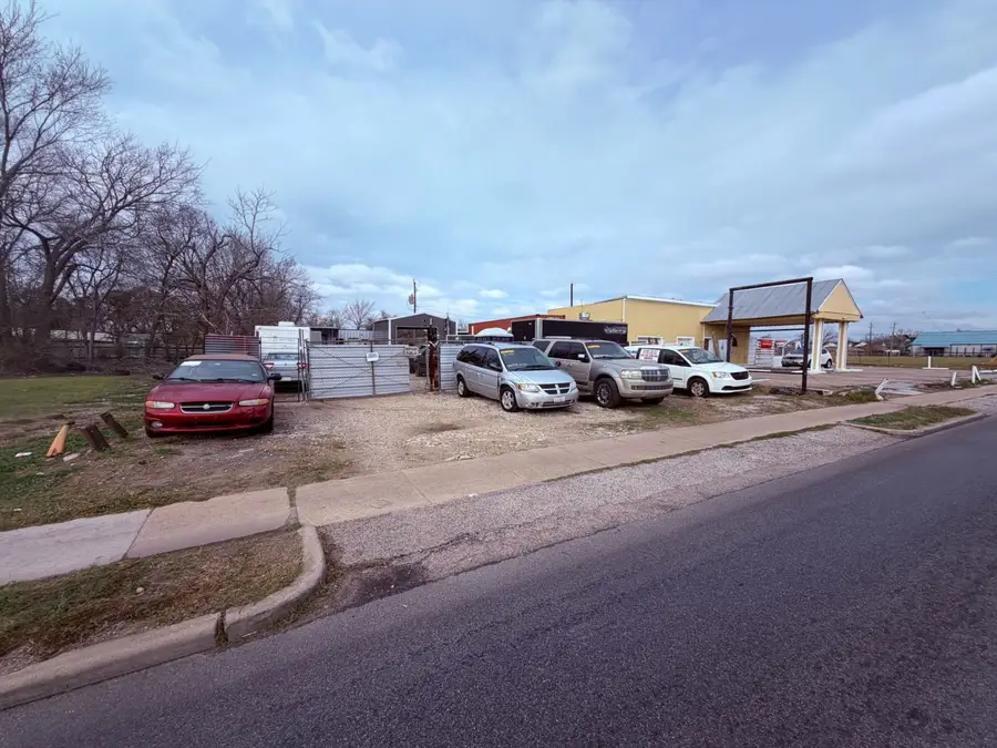 8904 Cullen Boulevard, Houston, TX 77051 - Image #2