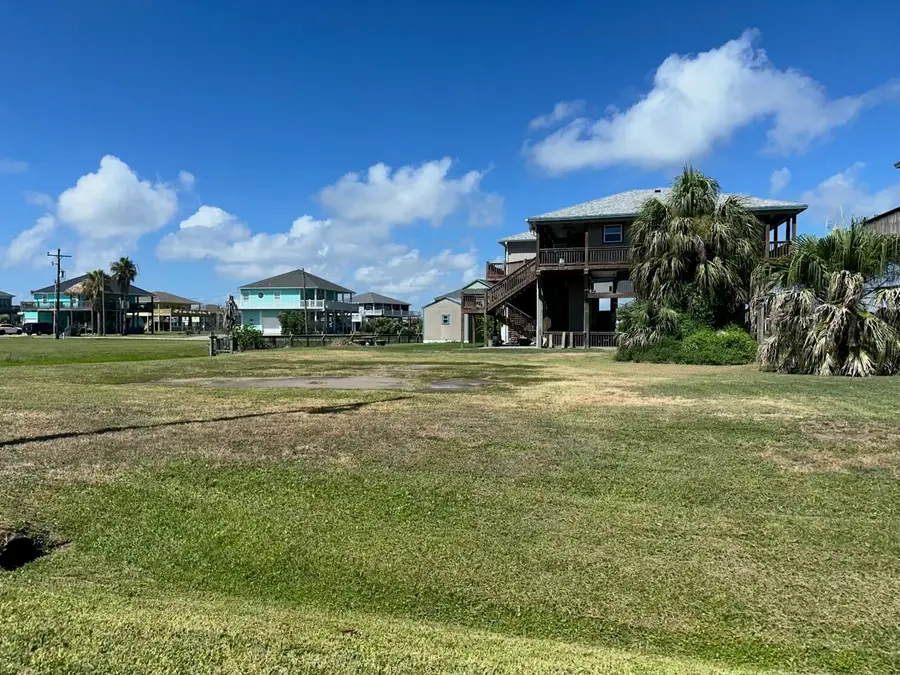 934 / 936 Clara, Crystal Beach, TX 77650 - #2