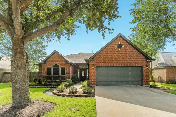 264 Lasso Street, Angleton, TX 77515