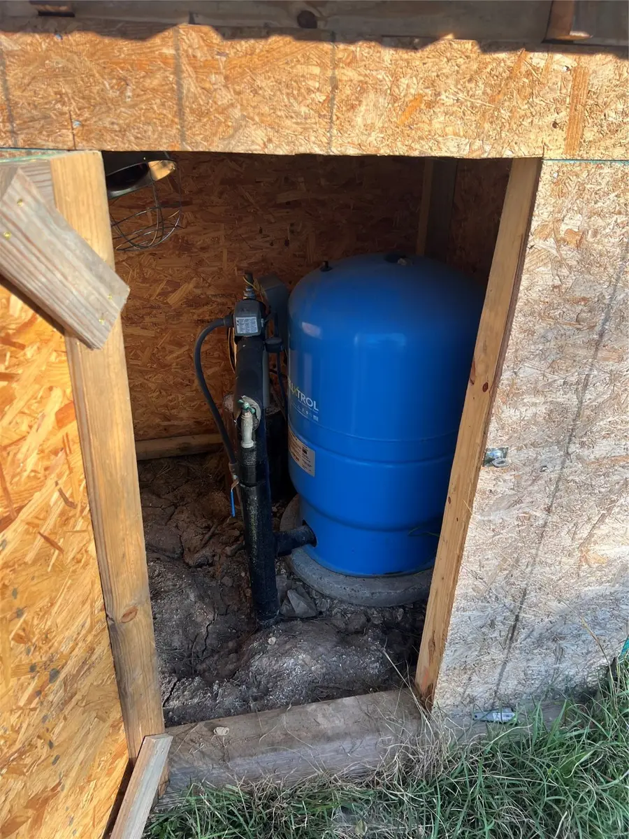 242 Private Road 1068, Hallettsville, TX 77964 - Image #3