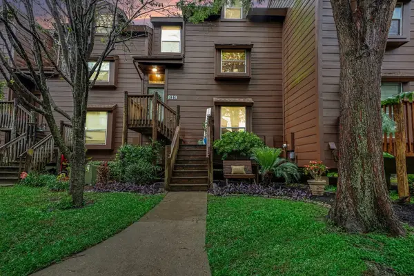 819 Davis Road, League City, TX 77573