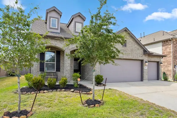 8406 Hunters Cliff Drive, Baytown, TX 77521
