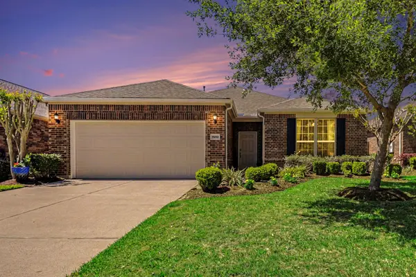 1542 Tuscan Village Drive, League City, TX 77573