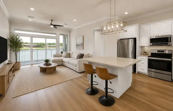 168 Lake Point Boulevard #B201, Conroe, TX 77356