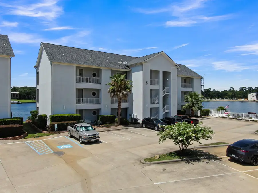 168 Lake Point Boulevard #B201, Montgomery, TX 77356 - #3