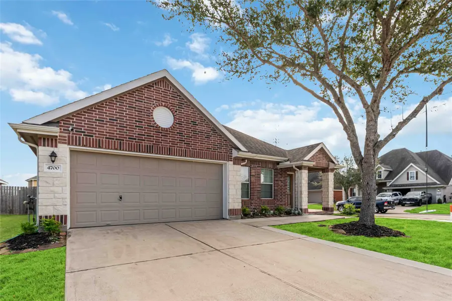 4700 Lake Line Court, Alvin, TX 77511 - Image #3