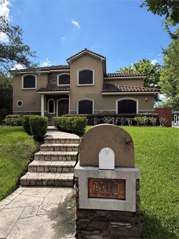 1710 Castlerock Drive, Houston, TX 77090