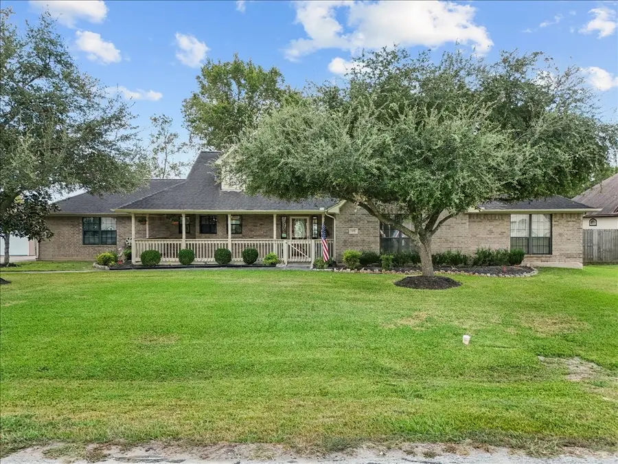105 Canal Drive, Friendswood, TX 77546 - Image #2
