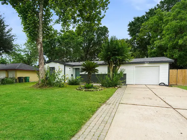 5203 Brookmeade Drive, Houston, TX 77045
