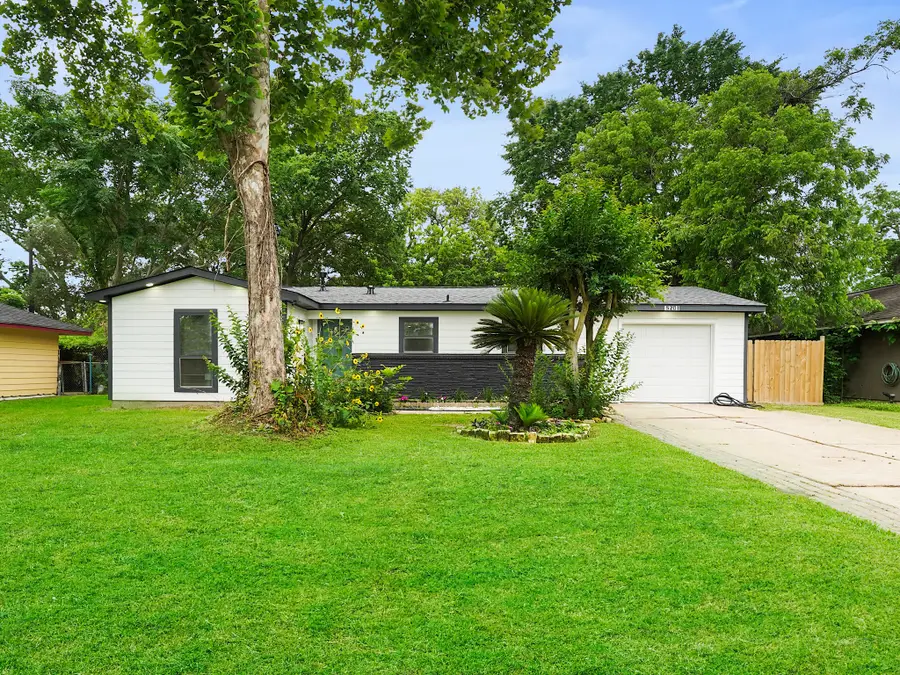 5203 Brookmeade Drive, Houston, TX 77045 - #3