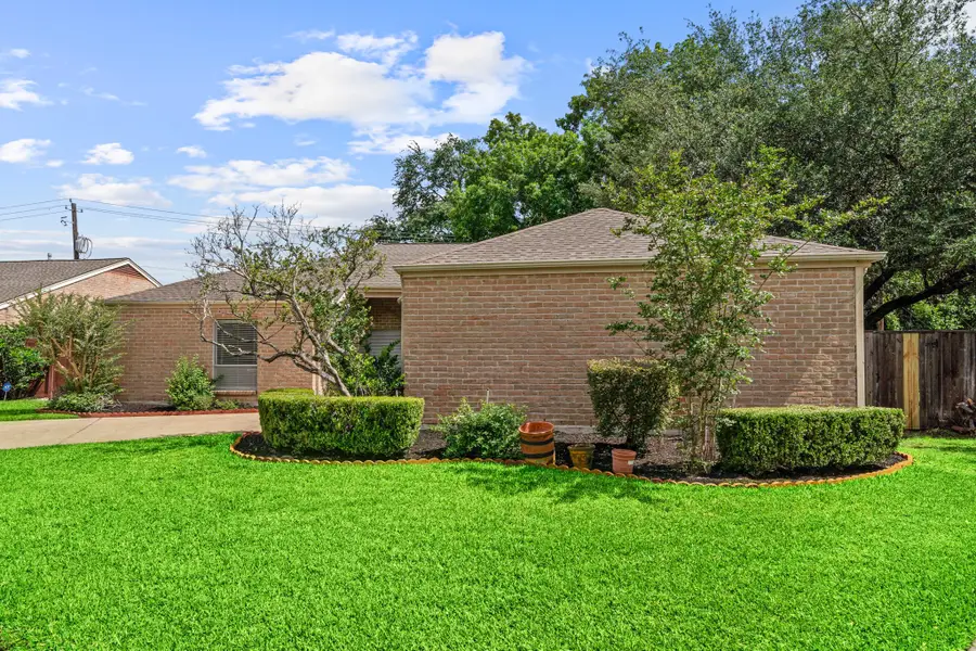 11306 Ella Lee Lane, Houston, TX 77077 - Image #2