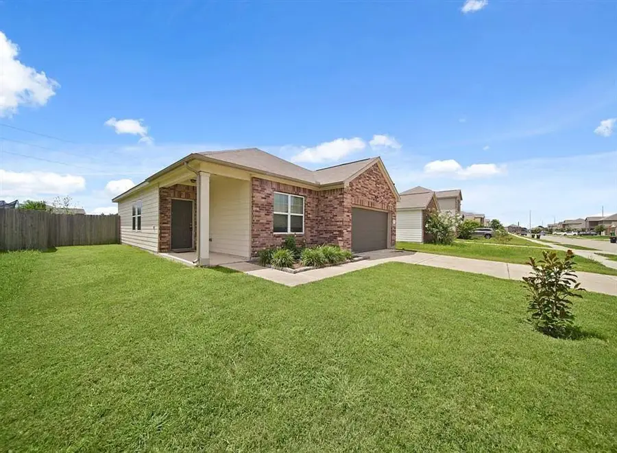 4823 Highland Springs Drive, Richmond, TX 77469 - Image #2