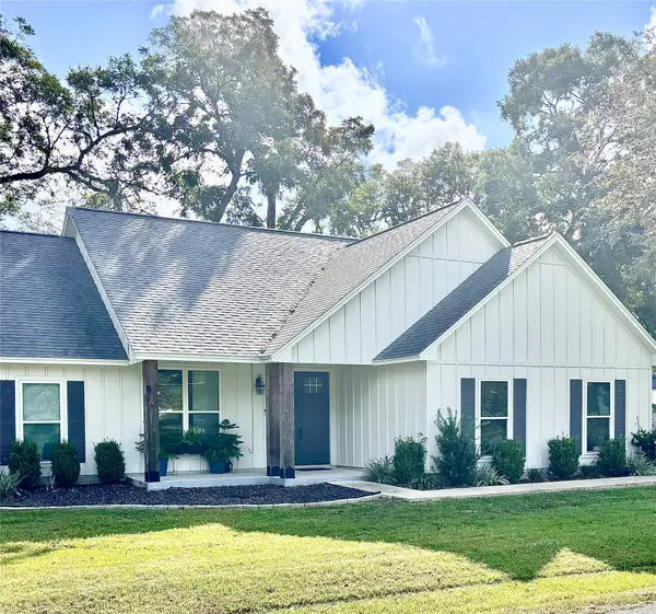502 Tall Timber Drive, West Columbia, TX 77486