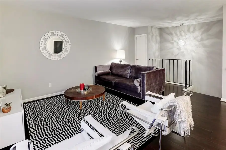 3401 Timmons Lane #26, Houston, TX 77027 - Image #2