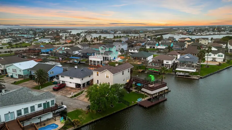 9 S Sandpiper Street, La Marque, TX 77568 - Image #3