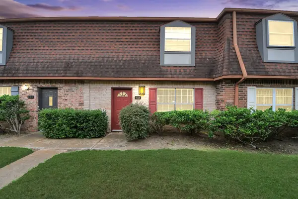 9303 Hammerly Boulevard #402, Houston, TX 77080