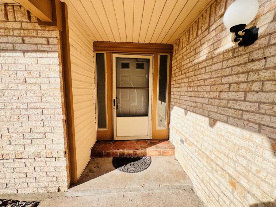 9614 Ravensworth Drive, Houston, TX 77031 - Image #2