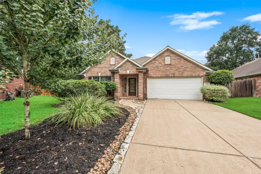 166 Queenscliff Court, The Woodlands, TX 77382 - #2