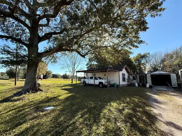 509 Franzen Street, Winnie, TX 77665
