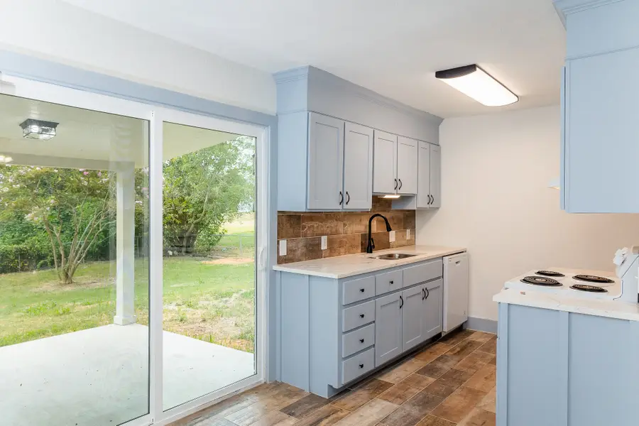 811 Matchett, Brenham, TX 77833 - Image #2