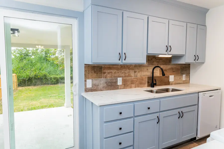 811 Matchett, Brenham, TX 77833 - Image #3