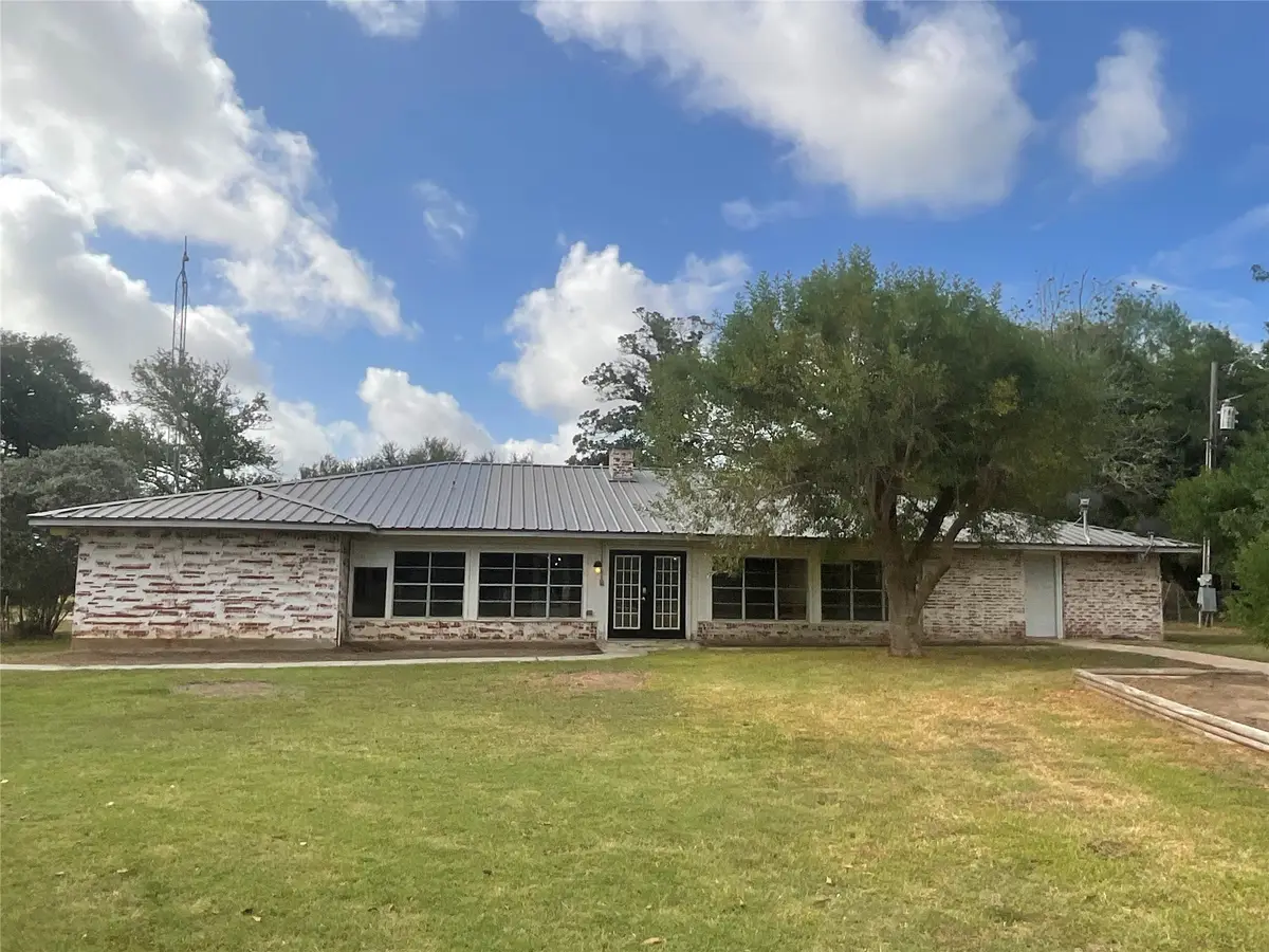 1672 Fm 318, Hallettsville, TX 77964 - #1
