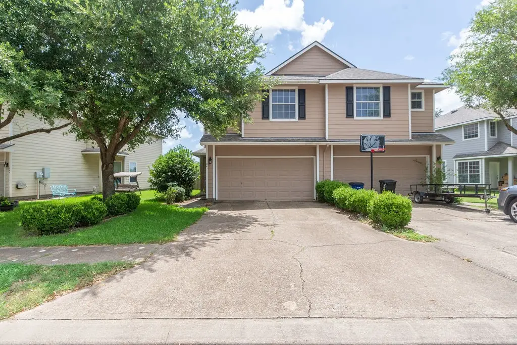242 Drake Run Lane, Dickinson, TX 77539 - Image #1