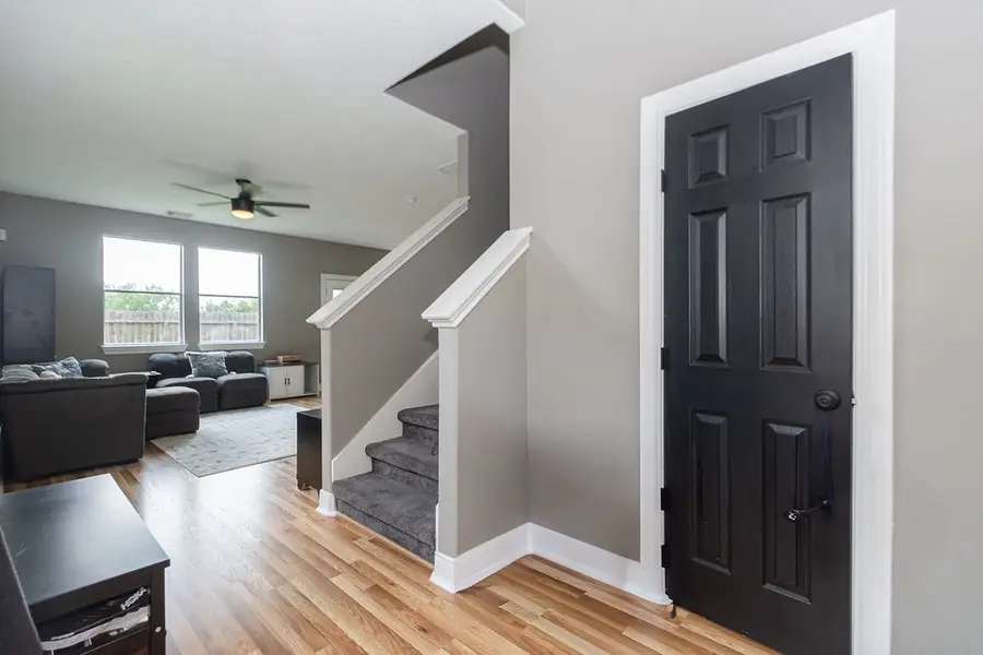 242 Drake Run Lane, Dickinson, TX 77539 - Image #2