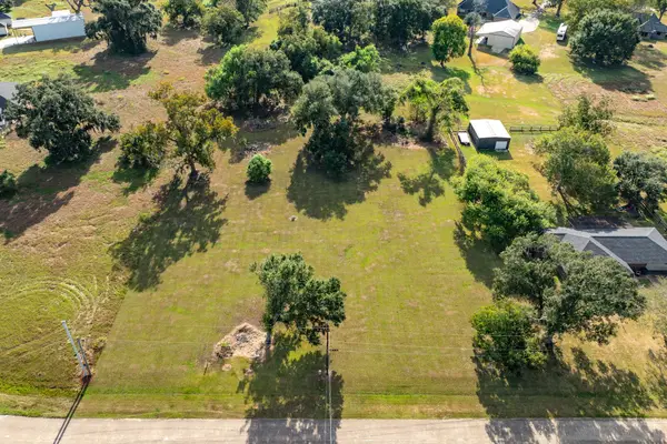 220 Stagecoach Trail, Angleton, TX 77515