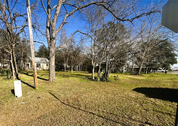 210 Shropshire Street, El Campo, TX 77437