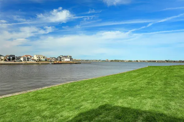 2502 Beacon Circle, League City, TX 77573