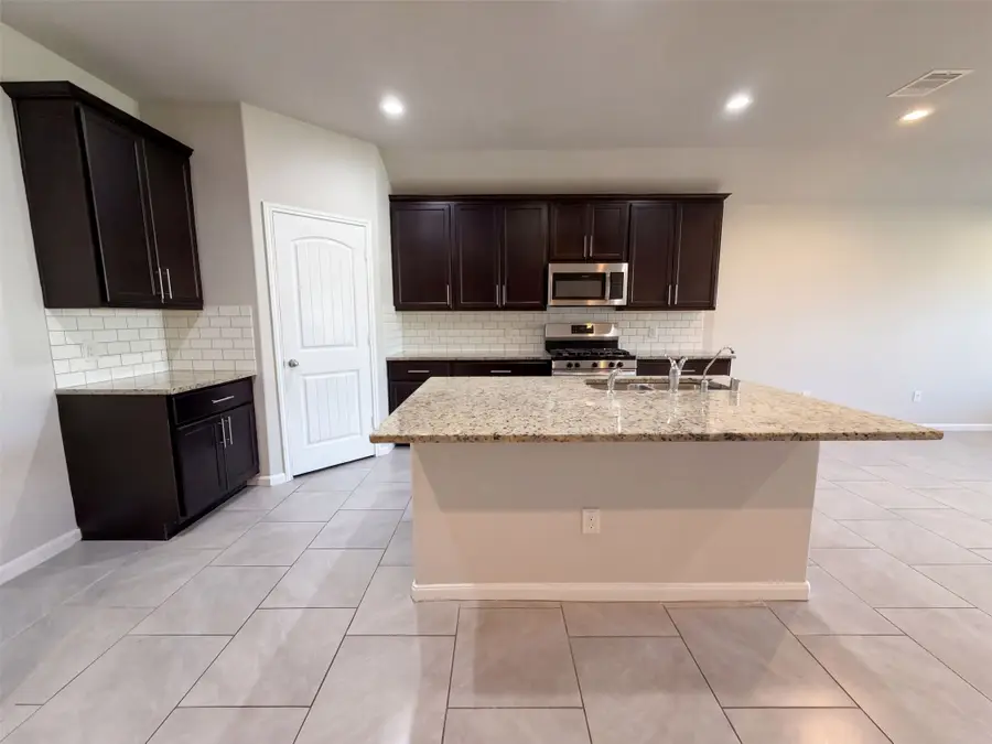8322 Oakleaf Meadow Court, Rosharon, TX 77583 - #2