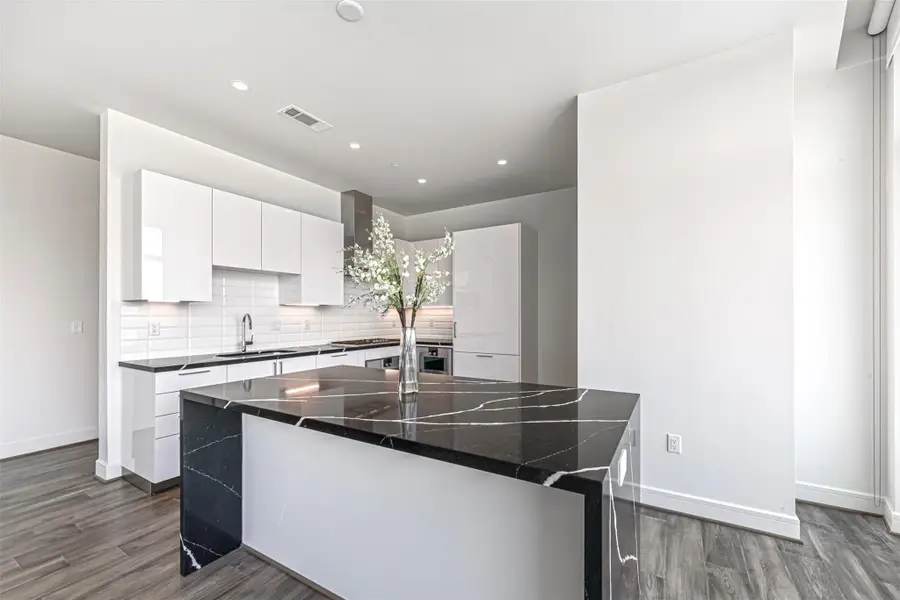 4521 San Felipe Street #1203, Houston, TX 77027 - Image #3