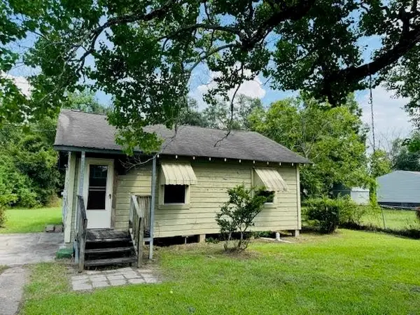 811 Flint Street, Orange, TX 77630