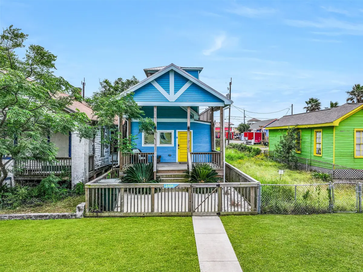 2909 Avenue R, Galveston, TX 77550 - #1