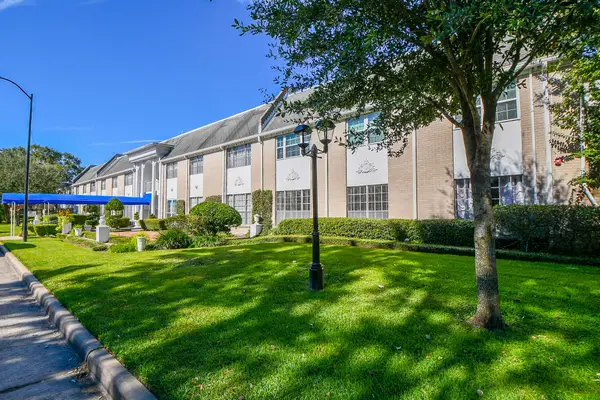 2700 Bellefontaine Street #A6, Houston, TX 77025
